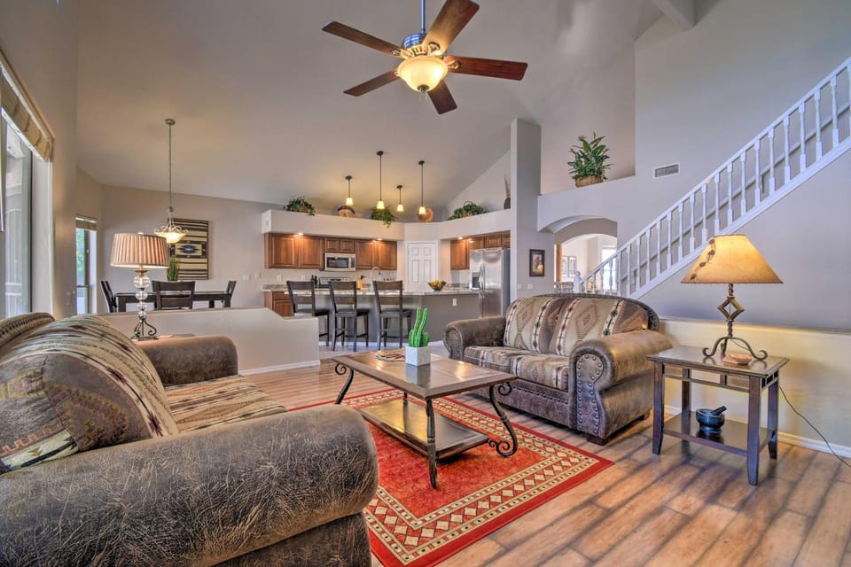 Hot Tub & Mtn Views! Family Getaway in Mesa House in Mesa