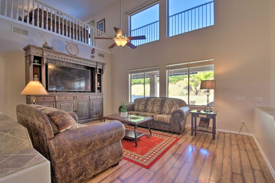 Hot Tub & Mtn Views! Family Getaway in Mesa House in Mesa