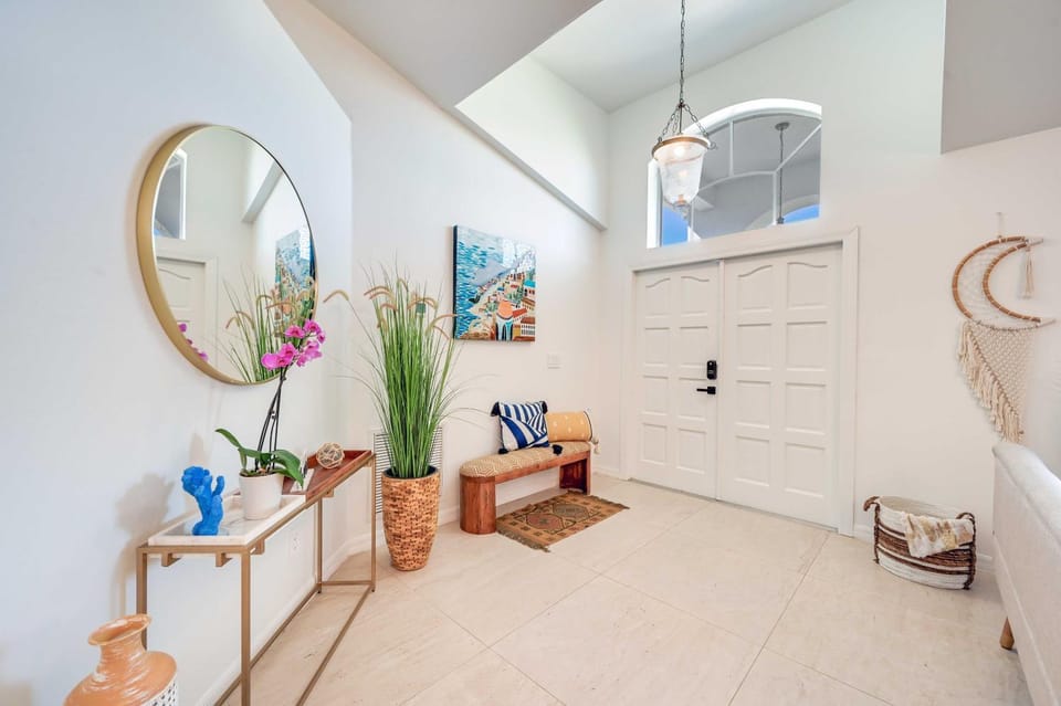 Modern Naples Oasis w/ Saltwater Pool & Jacuzzi! House in North Naples