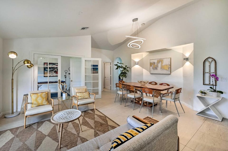 Modern Naples Oasis w/ Saltwater Pool & Jacuzzi! House in North Naples