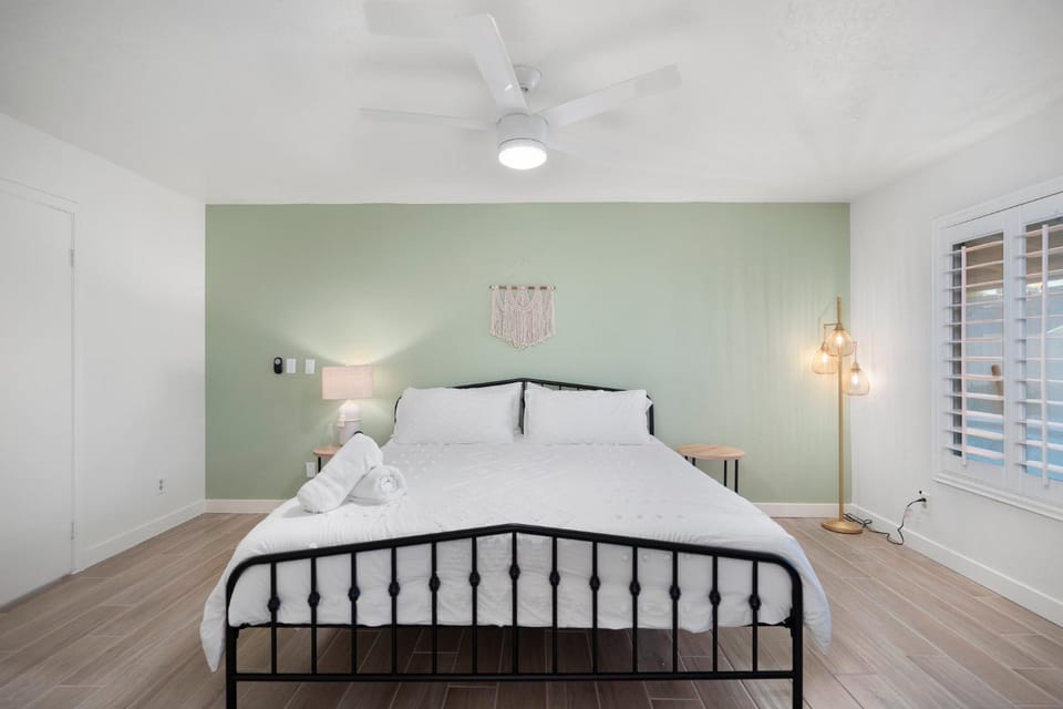 Bed, Bedroom