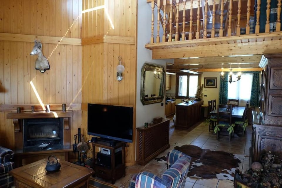 TV and multimedia, Dining area