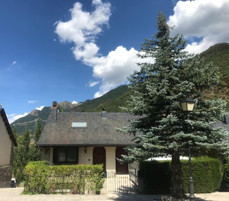 Property building, Natural landscape, Mountain view