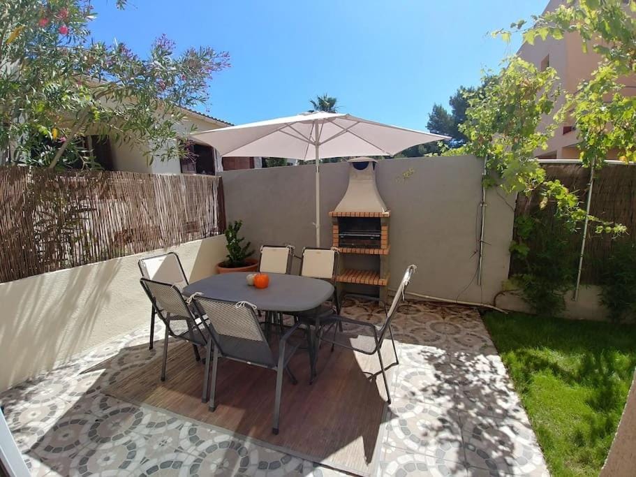 Garden, Dining area