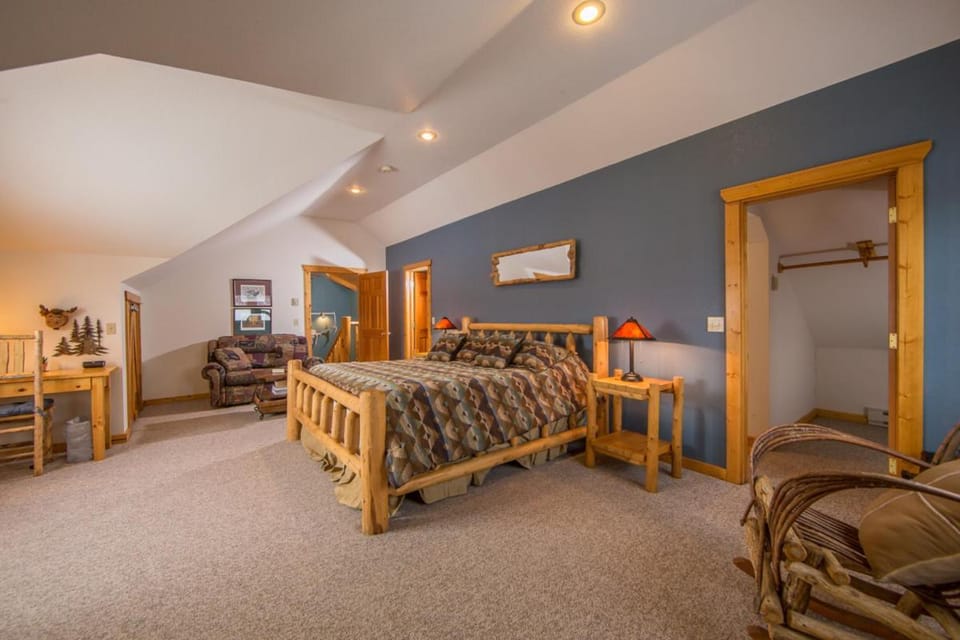 Blue Grouse #4 House in Big Sky