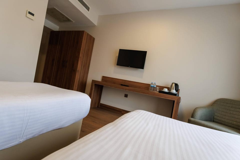Communal lounge/ TV room, Bed, TV and multimedia, Photo of the whole room