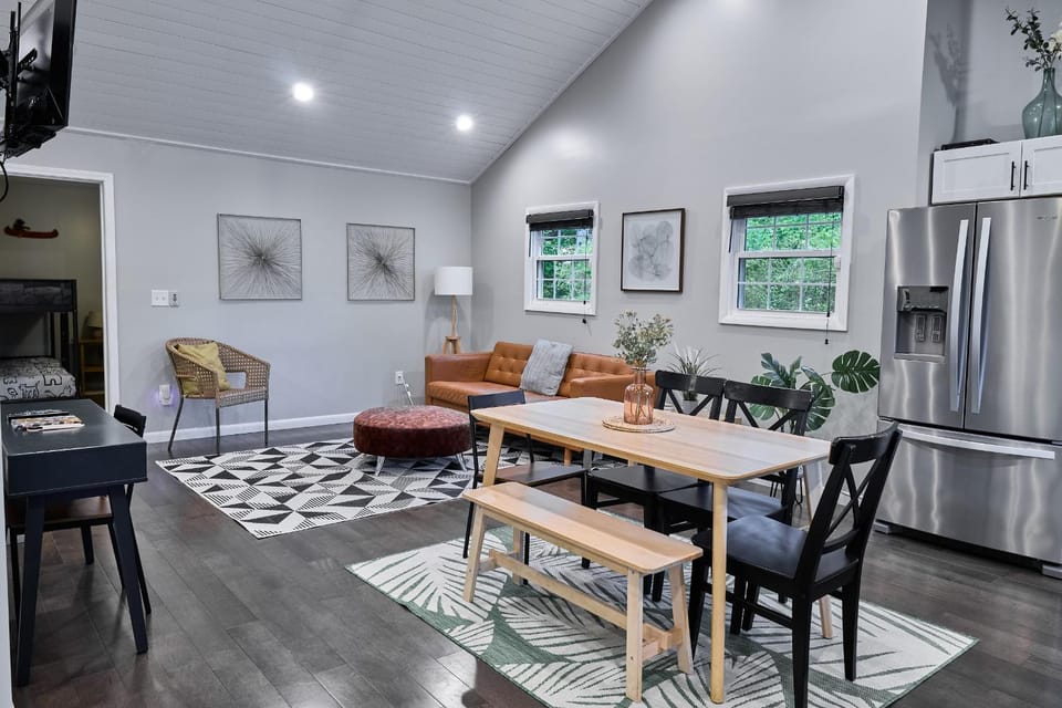Living room, Dining area, Dinner, pet friendly