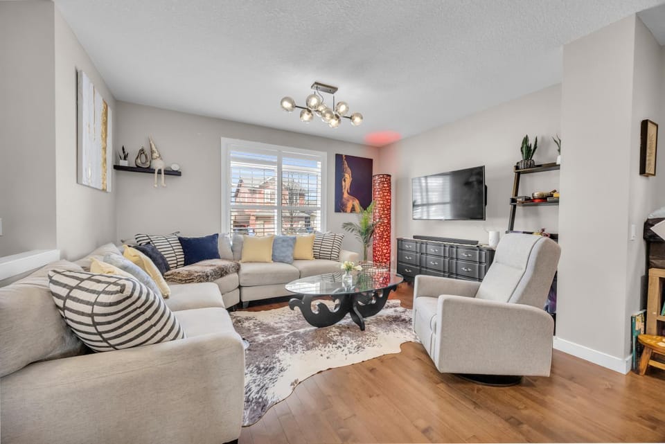 TV and multimedia, Living room, Seating area