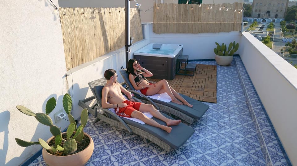 Zisa Top Romantic Terrace & Private outdoor Jacuzzi Apartment in Palermo