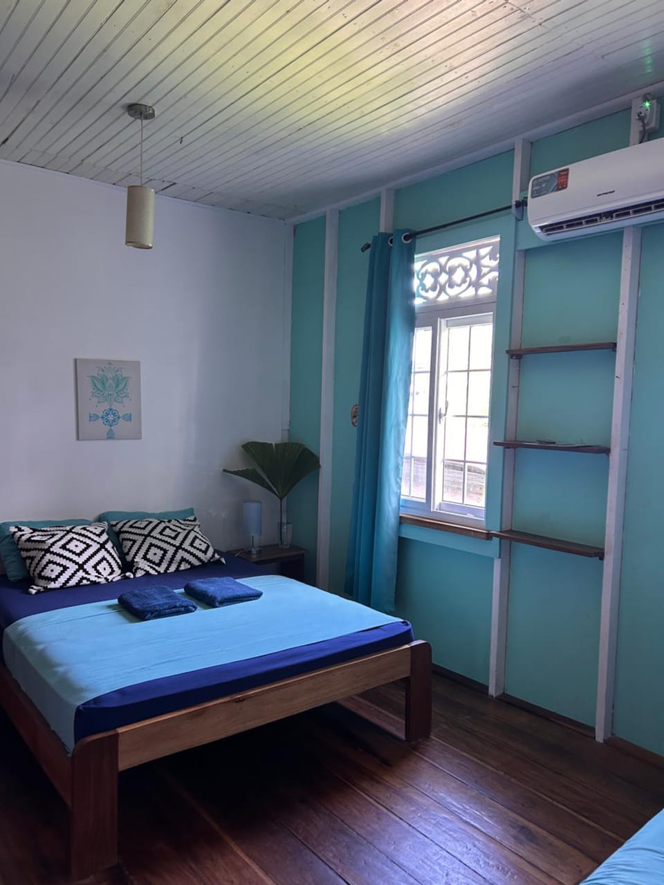 Bedroom, air conditioner