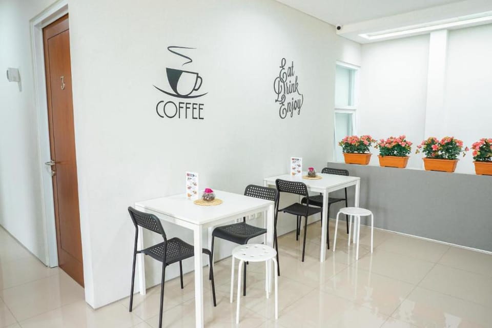 Seating area, Dining area