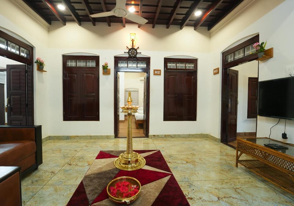 Communal lounge/ TV room