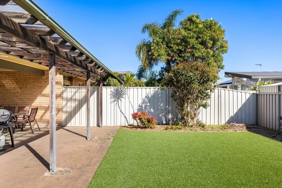 Bombora Walking Distance to Fingal Beach- Farm Rd, Fingal Bay House in Fingal Bay