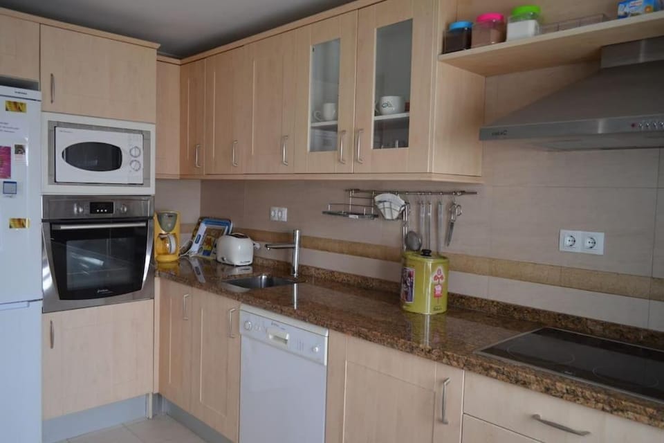 Kitchen or kitchenette, dishwasher, minibar, pet friendly, toaster