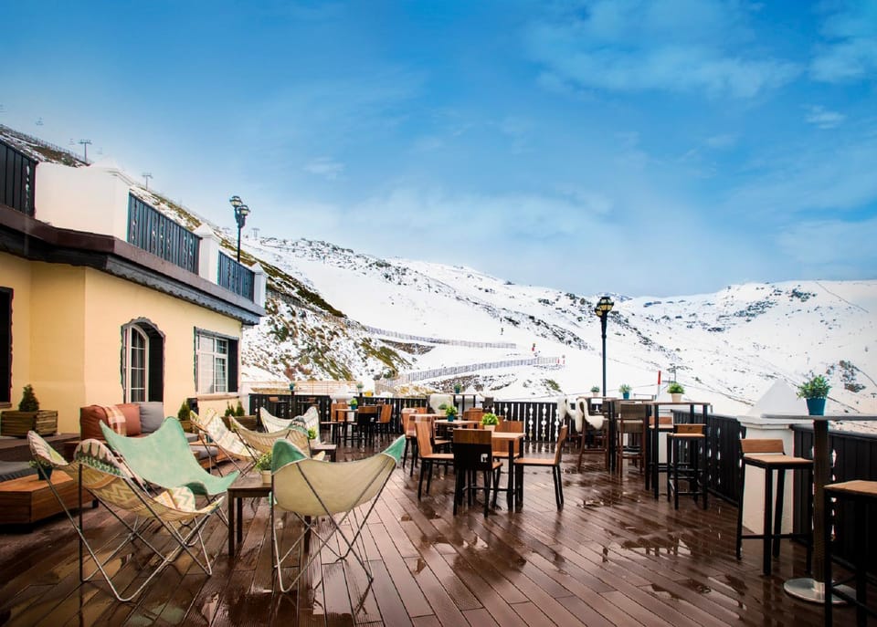Bird's eye view, Balcony/Terrace, Food and drinks, Decorative detail, Mountain view