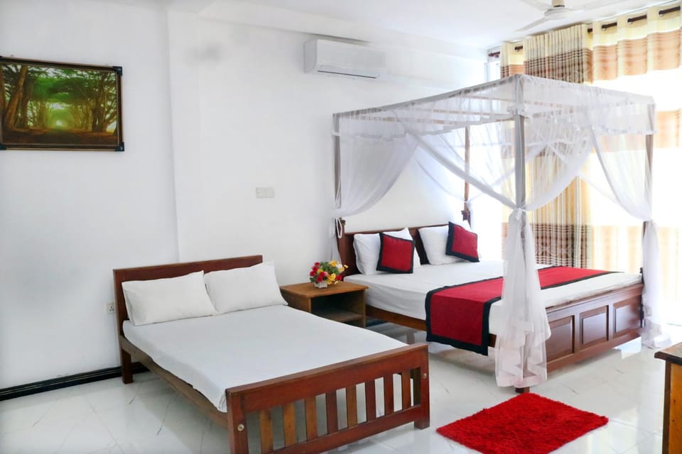 Bed, Photo of the whole room, Bedroom, air conditioner