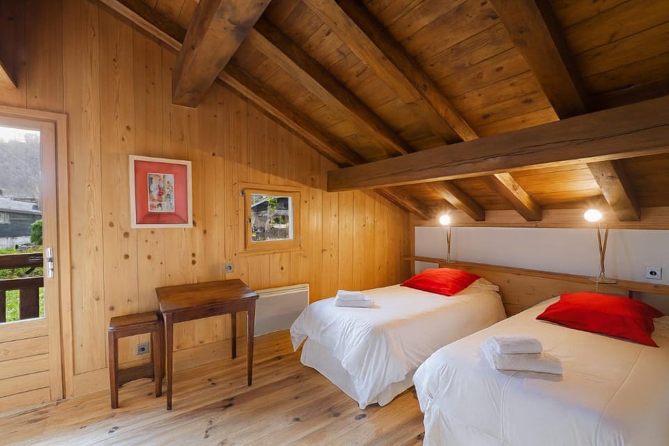 Family chalet with terrace and garden in Chamonix Chalet in Les Houches