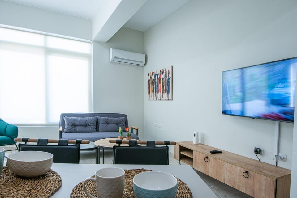 Communal lounge/ TV room, TV and multimedia, Living room, Seating area