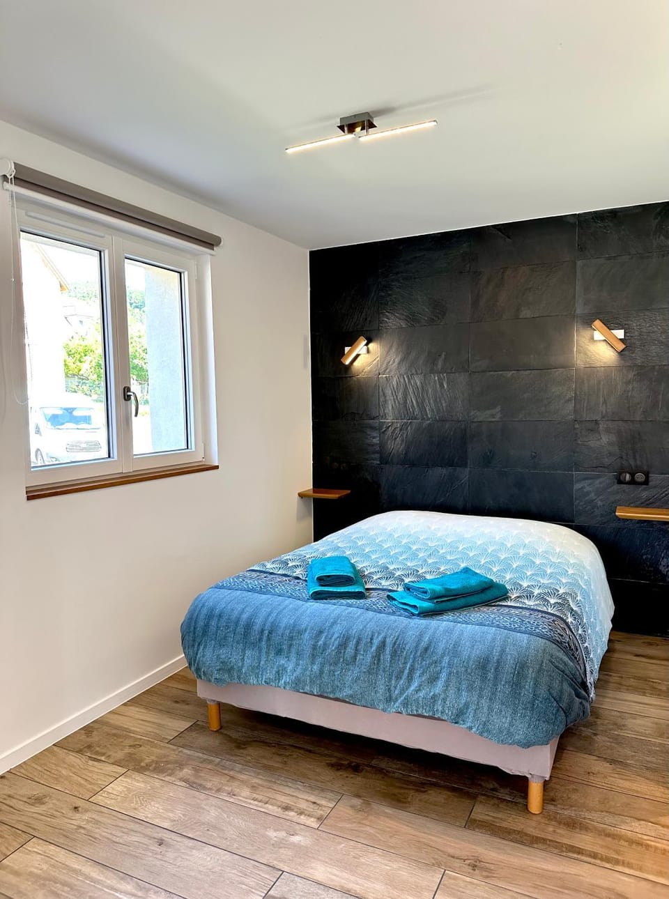 Bed, Photo of the whole room, Bedroom