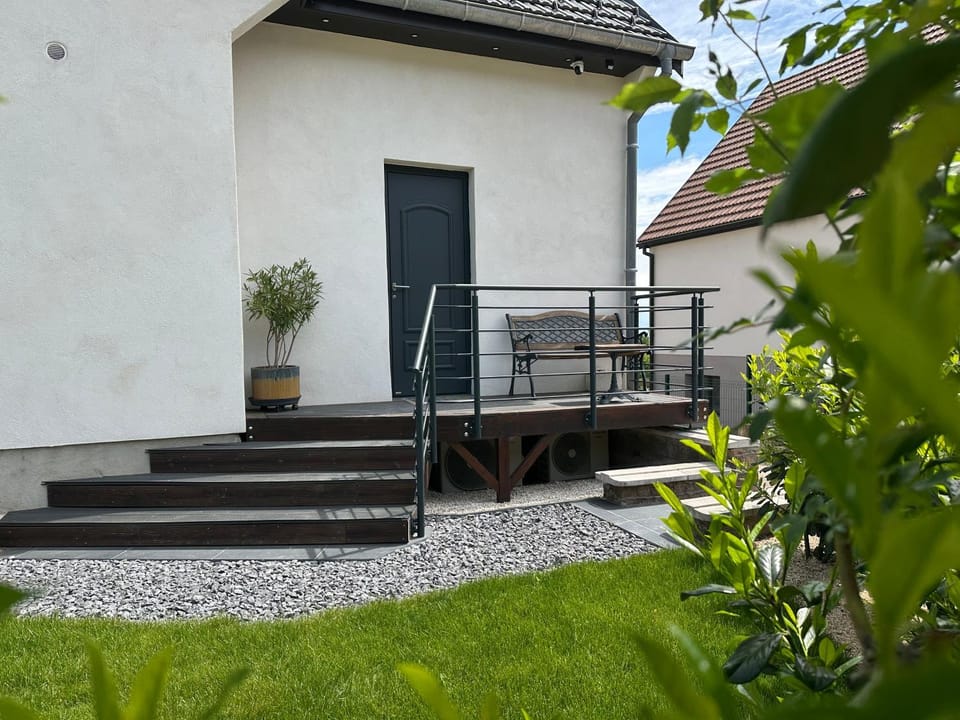 Property building, Patio, Spring, Day, Balcony/Terrace