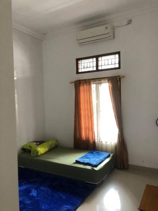 Richandy House - 3 BR Full AC & Hot Water House in Special Region of Yogyakarta