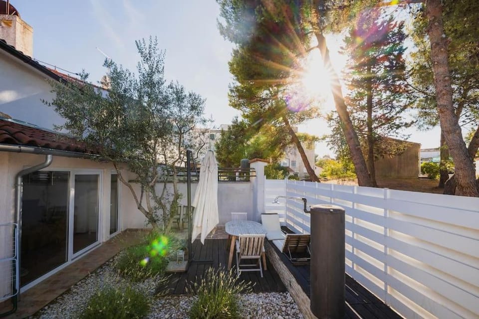 Patio, Day, Garden, Garden view