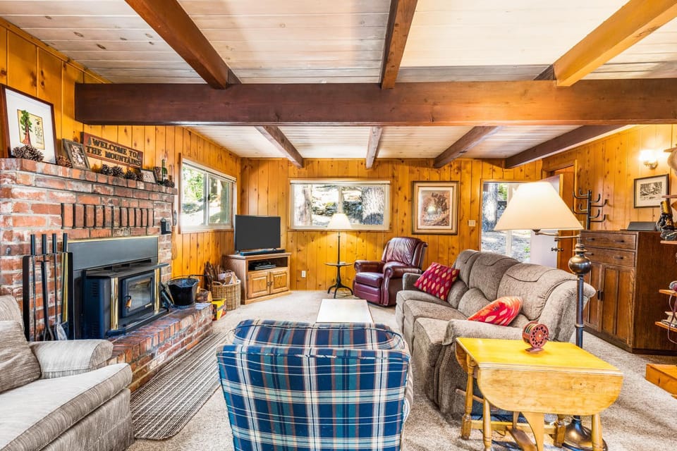 Jug Handle Hideaway House in Dorrington