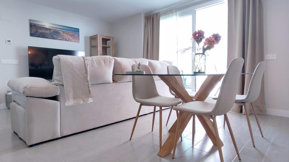 TV and multimedia, Living room, Seating area, Dining area, heating, internet, air conditioner