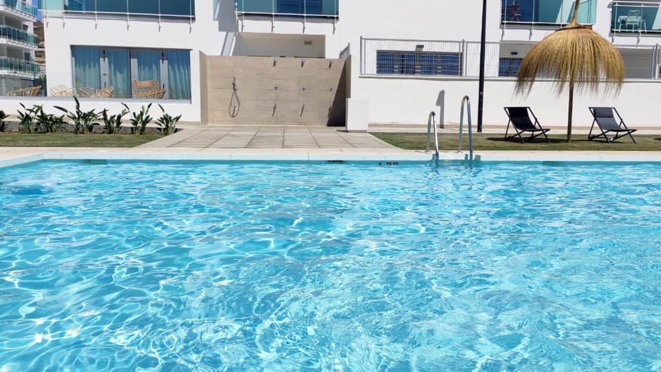 Property building, Swimming pool, Swimming pool