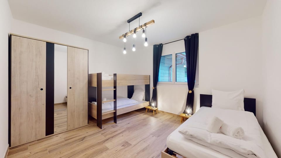 Photo of the whole room, Bedroom