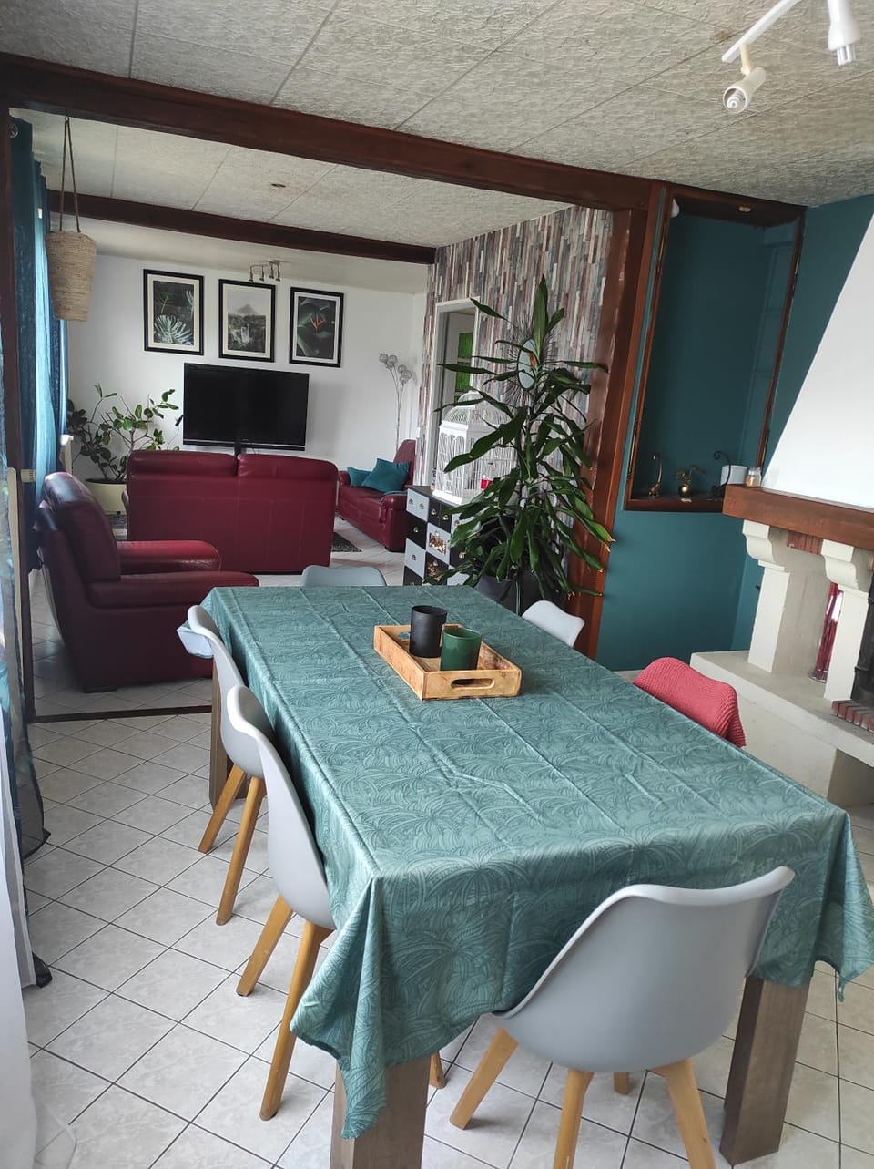 Living room, Dining area