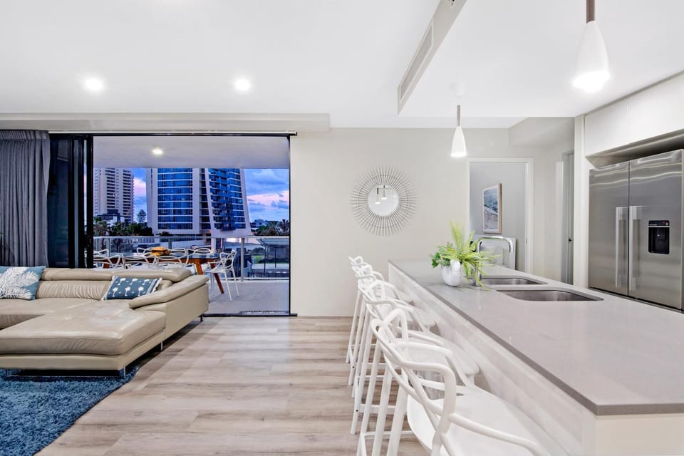 Kitchen or kitchenette, Living room, Seating area
