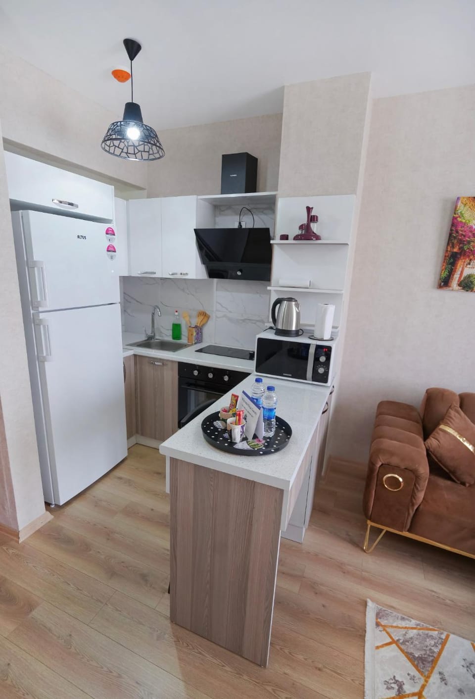 Kitchen or kitchenette, Living room, Seating area, oven, pet friendly, stove