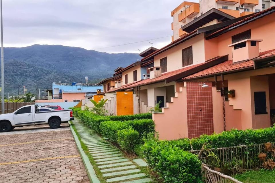 100mts DA PRAIA com Churrasqueira, Piscina e Wi-Fi Apartment in Caraguatatuba