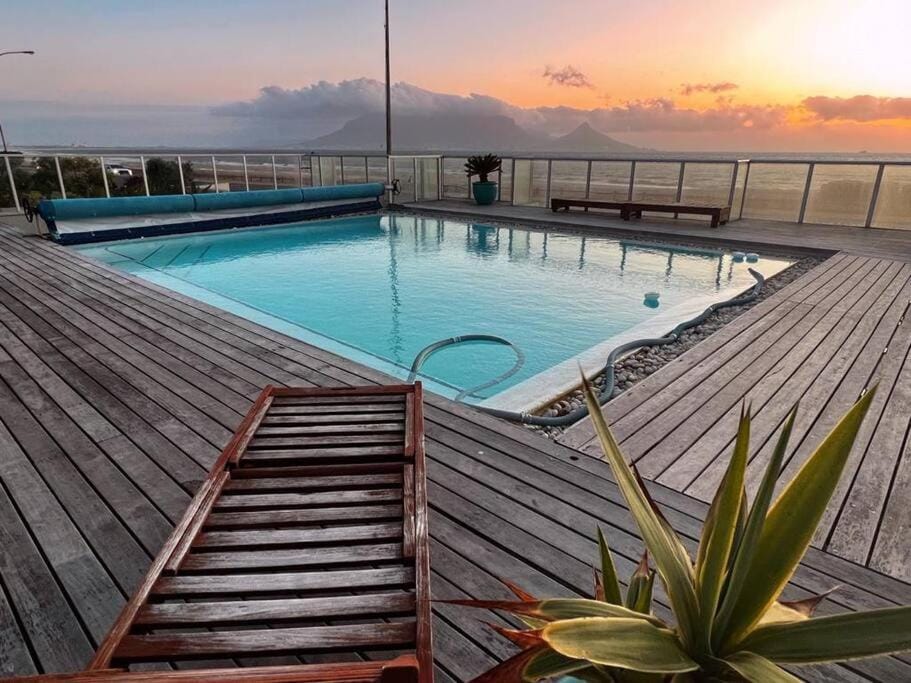 Natural landscape, Mountain view, Pool view, Swimming pool, Sunrise, Sunset, sunbed