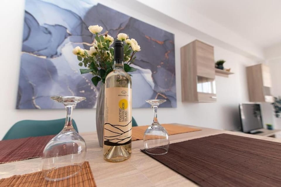 TV and multimedia, Decorative detail, Dining area