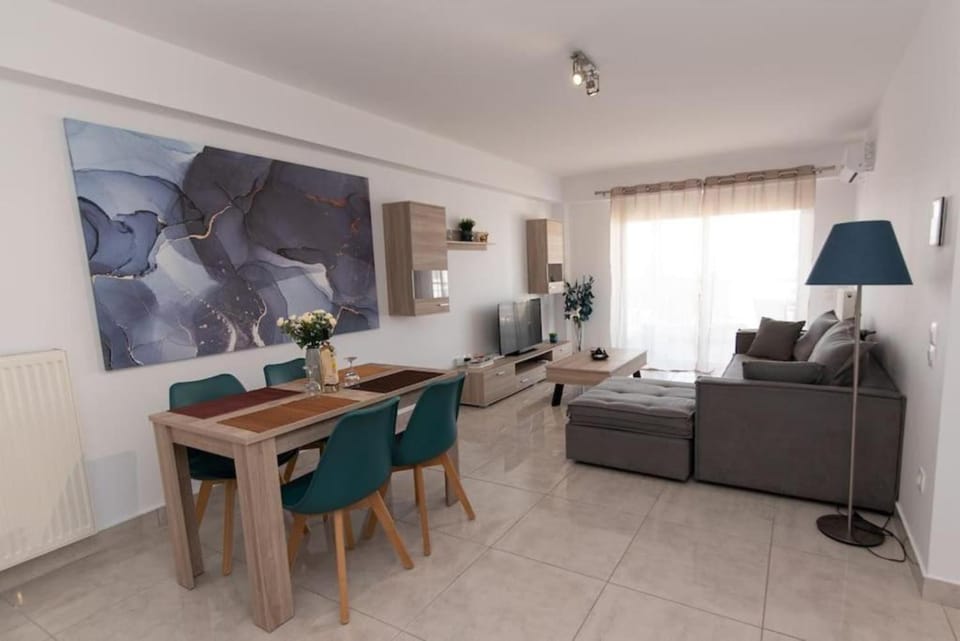 TV and multimedia, Living room, Seating area, Dining area, air conditioner