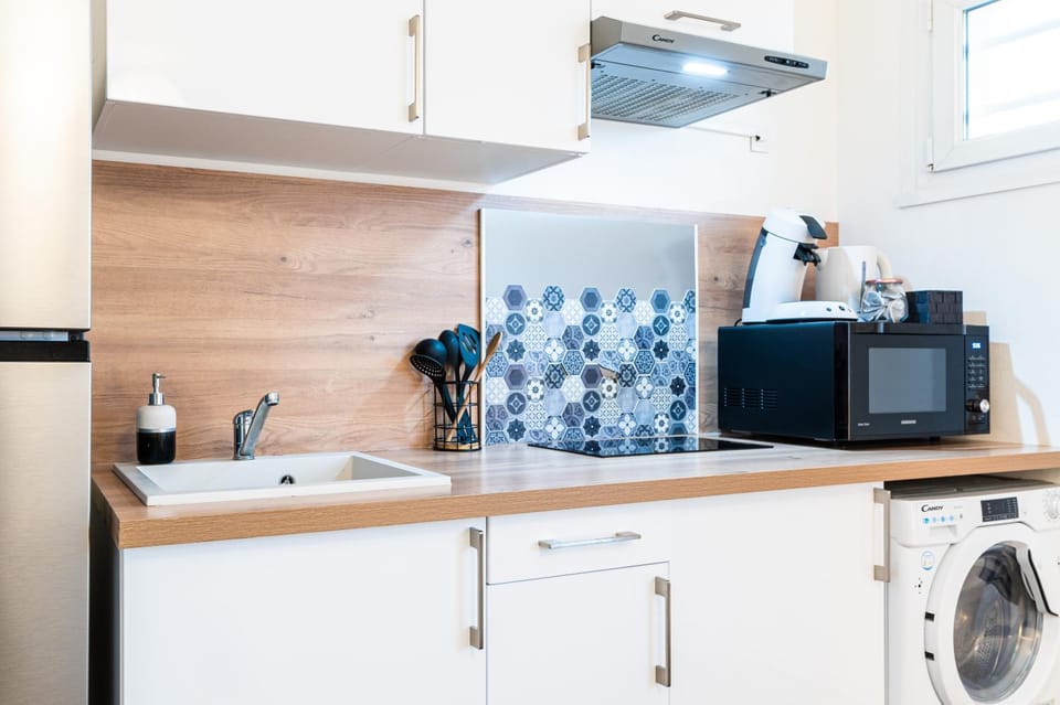 Coffee/tea facilities, minibar, pet friendly, stove