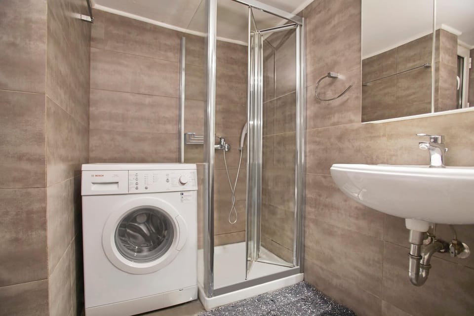Modern Hospitality- apt near Children's Hospital Apartment in Athens