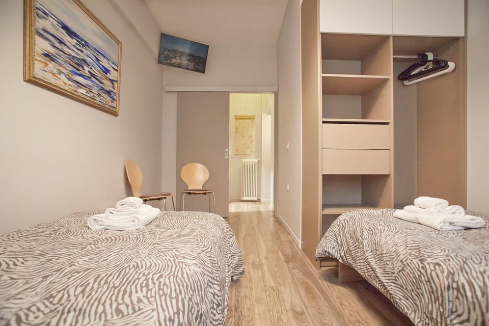 Modern Hospitality- apt near Children's Hospital Apartment in Athens