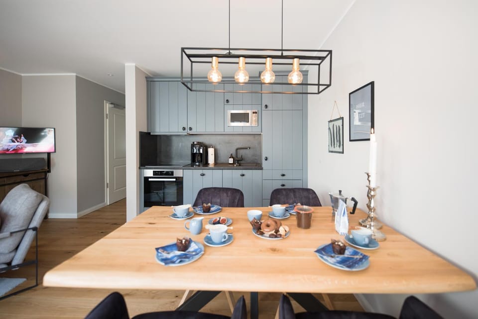 Coffee/tea facilities, Kitchen or kitchenette, Seating area, Dining area, minibar, pet friendly, stove, toaster