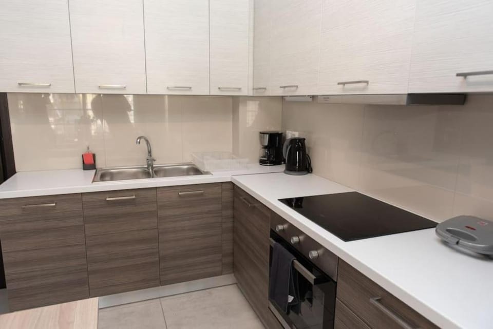 Kitchen or kitchenette, pet friendly, stove, kitchen