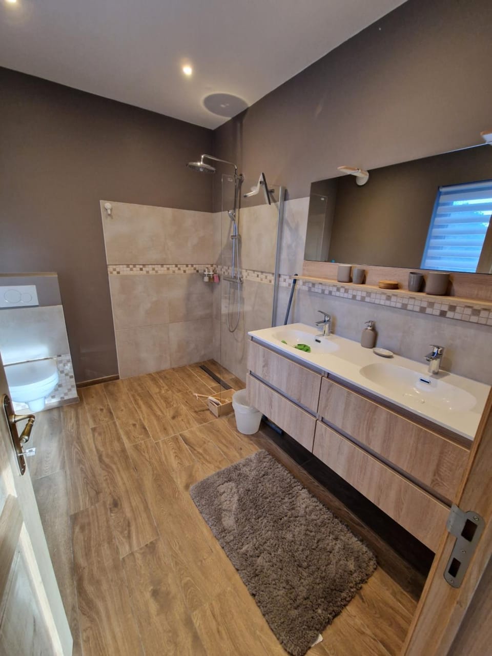 Shower, Toilet, Bathroom