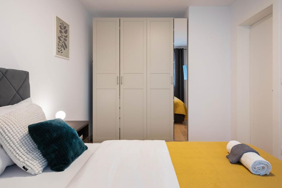 Bed, Photo of the whole room, Bedroom, towels, wardrobe