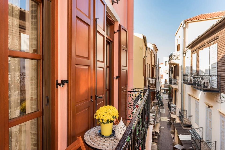 Neighbourhood, Balcony/Terrace