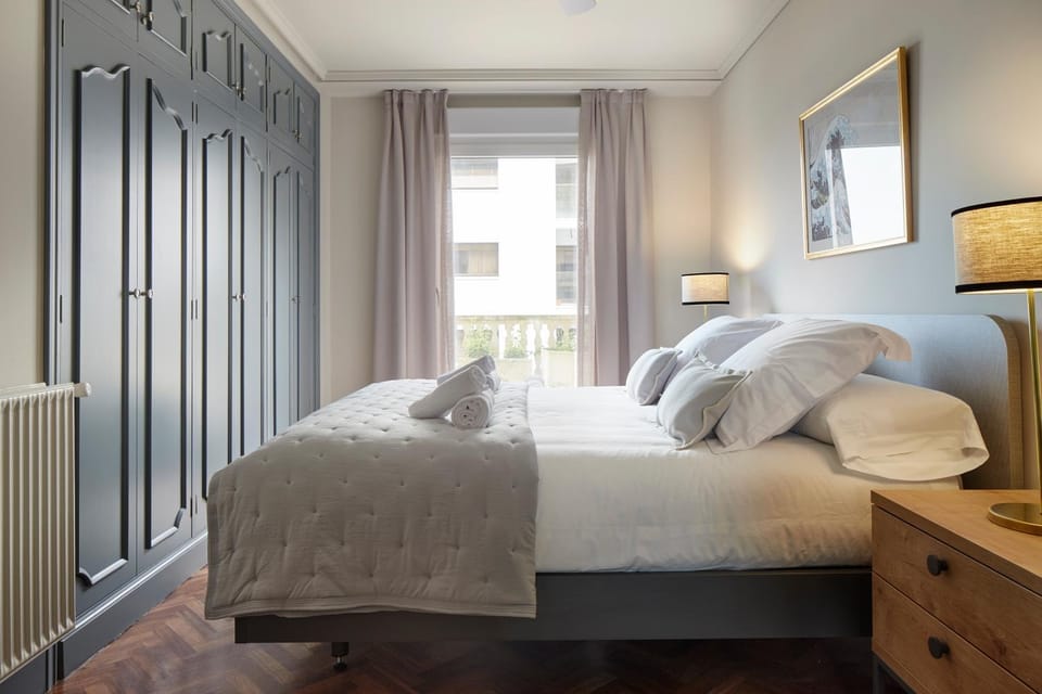 Bed, Photo of the whole room, Bedroom, internet, towels