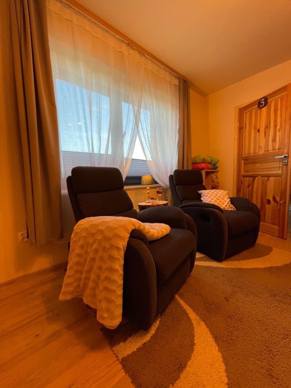 Communal lounge/ TV room, Living room, Seating area