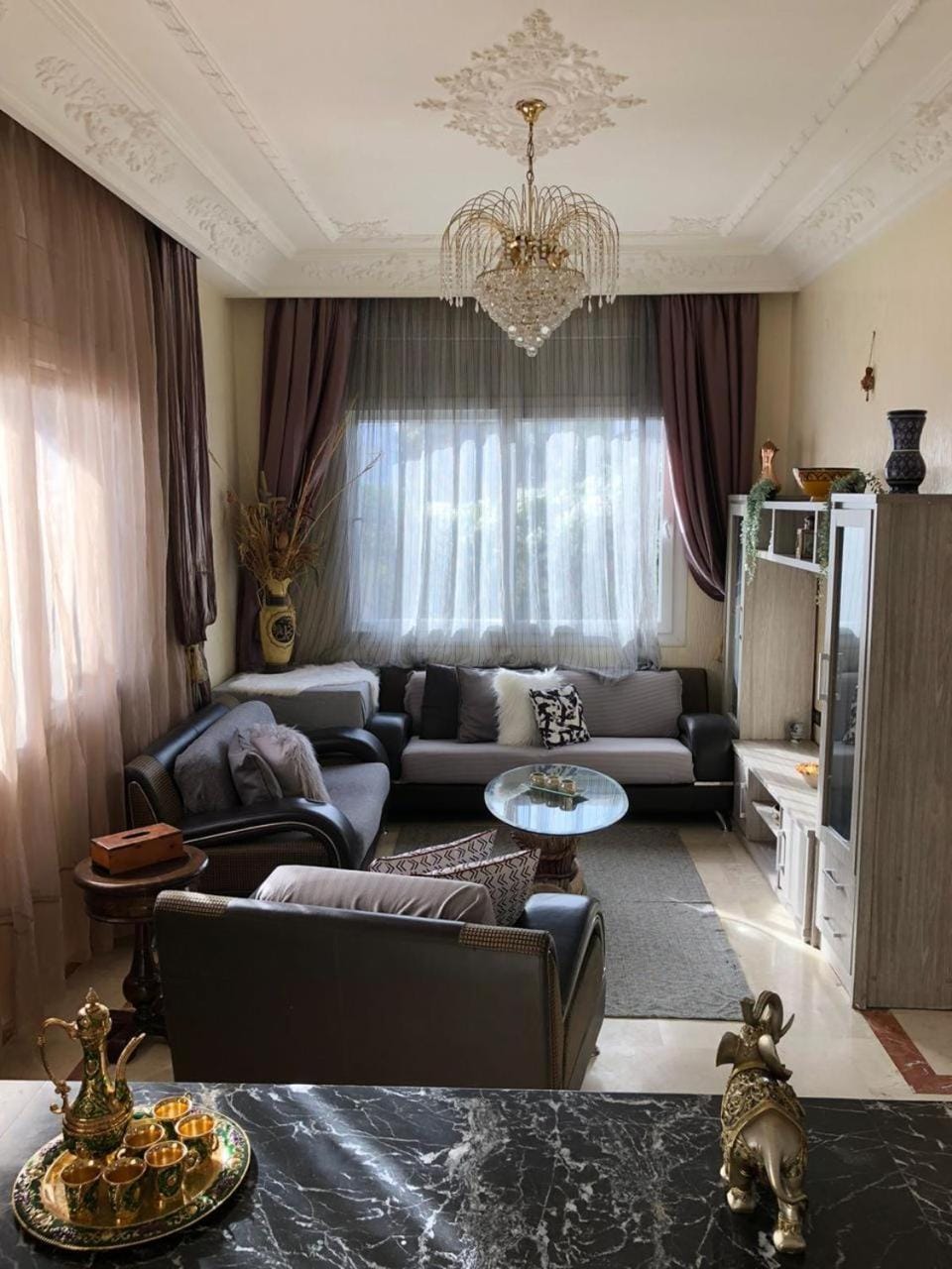 Living room, Seating area