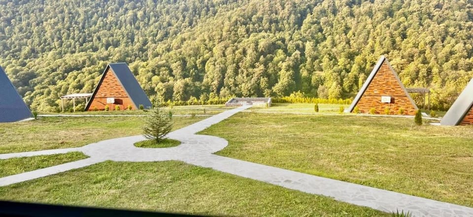 Green Villa Resort Small Gray Bed and Breakfast in Armenia