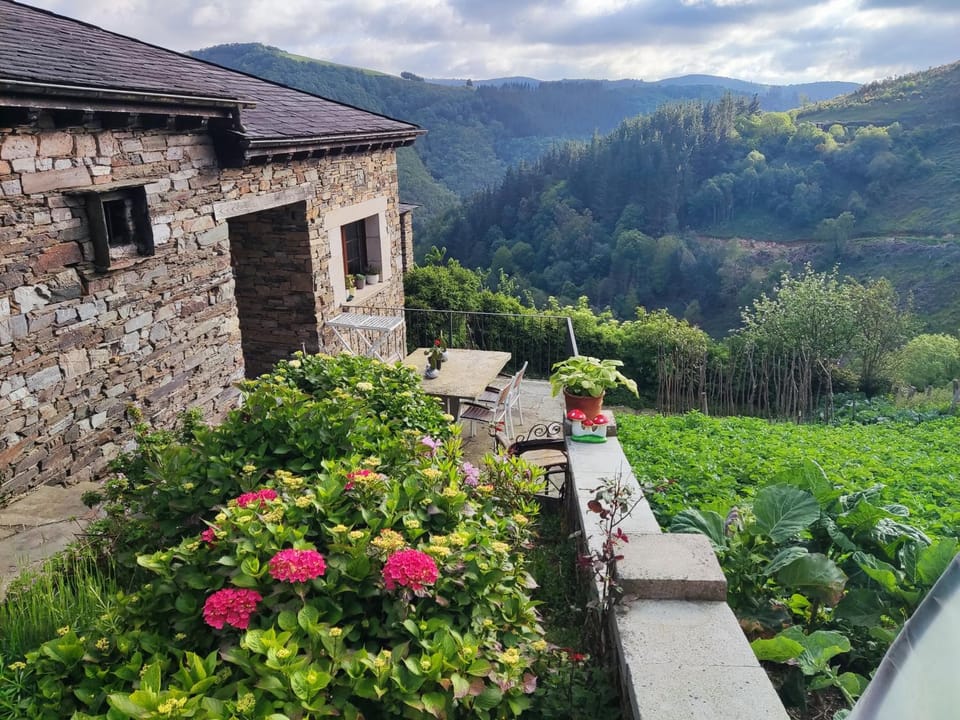 Property building, Spring, Natural landscape, Garden, Garden view, Mountain view